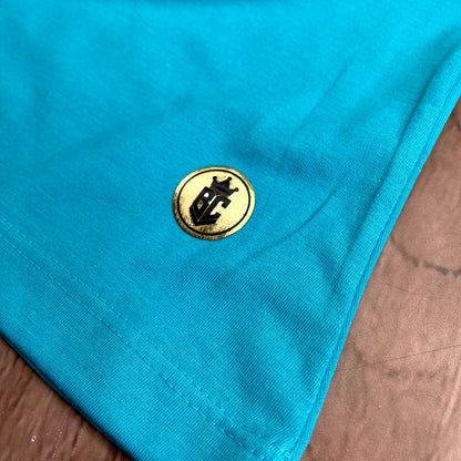 Camiseta Feminina Turquesa Aplique Camaleão Yeshua