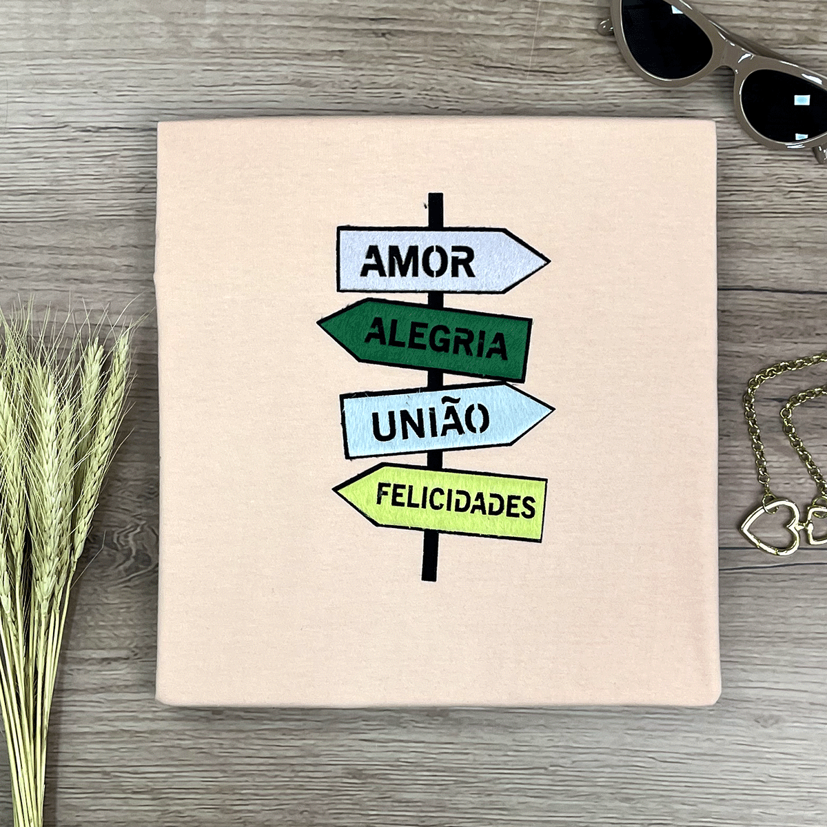 Camiseta Feminina Salmão Direção Amor