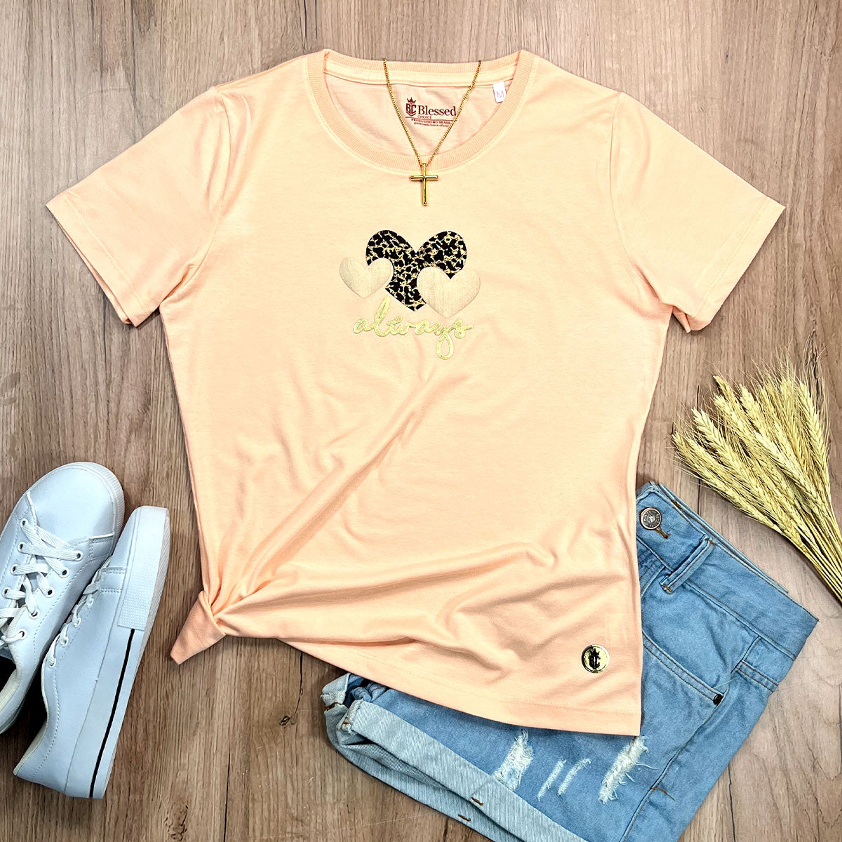 Camiseta Feminina Salmão Aplique Always